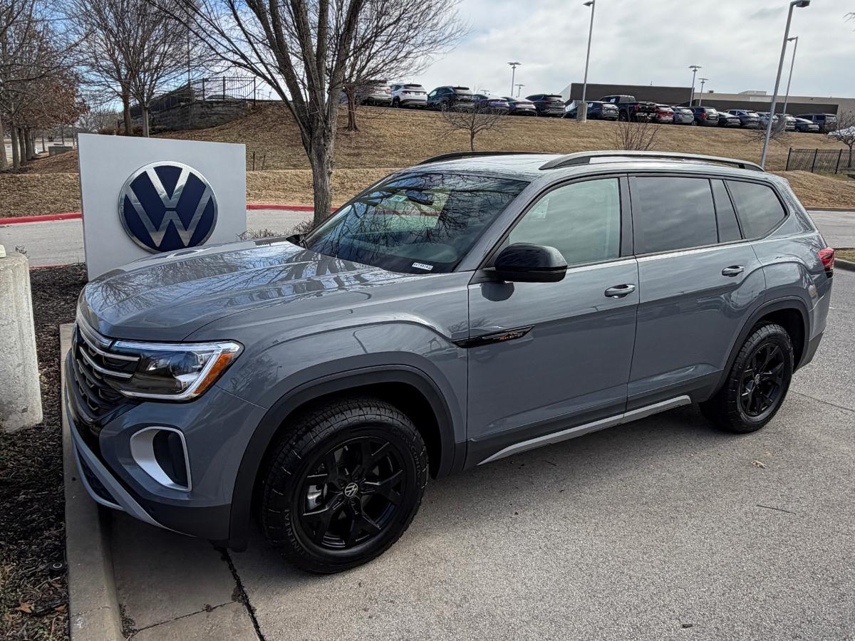 Volkswagen Atlas 4MOTION SUV at Crain Volkswagen Fayetteville, AR dealership