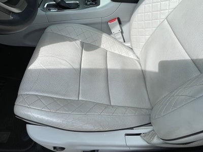 2017 Jeep Grand Cherokee Summit - REAR ENTERTAINMENT / PANORAMIC SUNROOF