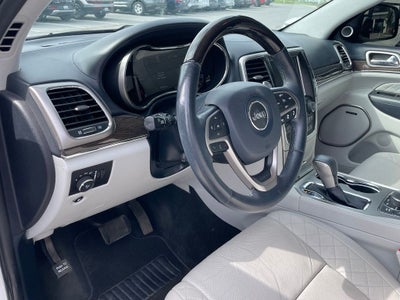 2017 Jeep Grand Cherokee Summit - REAR ENTERTAINMENT / PANORAMIC SUNROOF