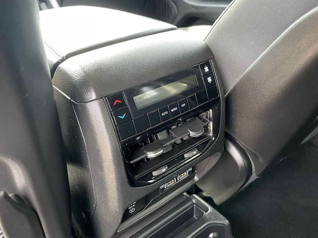 2023 Jeep Grand Cherokee L Laredo - POWER LIFTGATE / WIRELESS CHARGING PAD