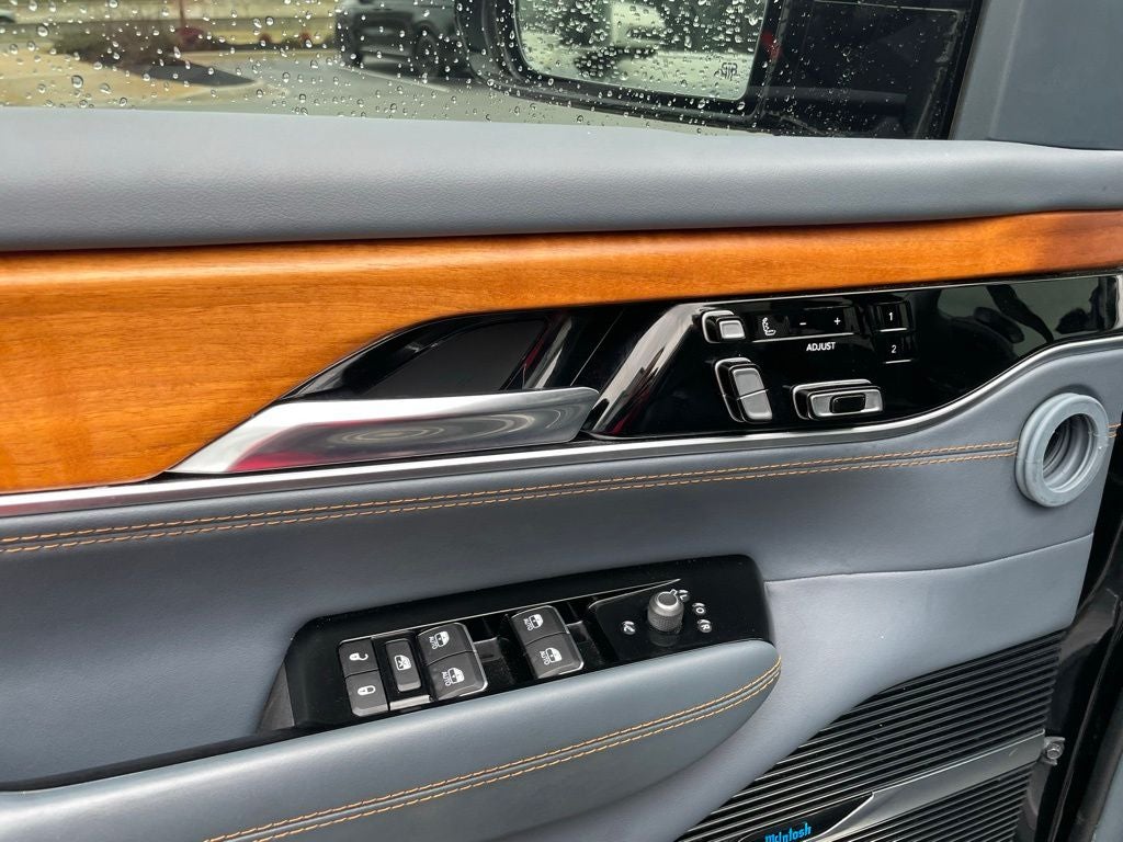 2022 Jeep Grand Wagoneer Series II - PANORAMIC SUNROOF / VENTILATED SEATS