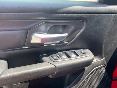 2019 RAM 1500 Tradesman - IT'S GOT A HEMI / TOWING PACKAGE