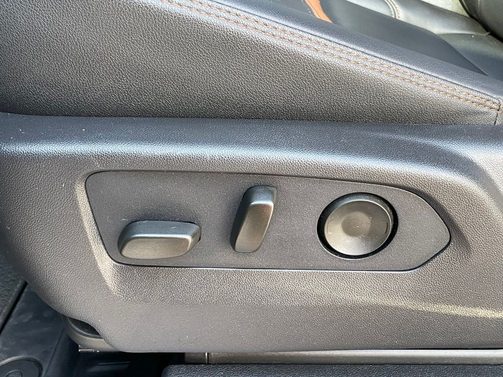2026 GMC Sierra 2500HD AT4 - POWER SUNROOF / POWER ASSIST STEPS