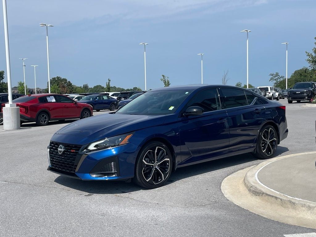 2024 Nissan Altima 2.5 SR - MOONROOF / BLIND SPOT MONITOR