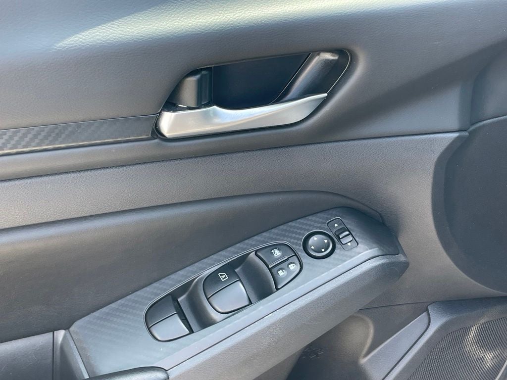 2025 Nissan Altima 2.5 SV - 39 MPG / REMOTE START