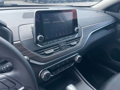 2025 Nissan Altima 2.5 SV - 39 MPG / REMOTE START