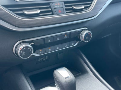 2025 Nissan Altima 2.5 SV - 39 MPG / REMOTE START