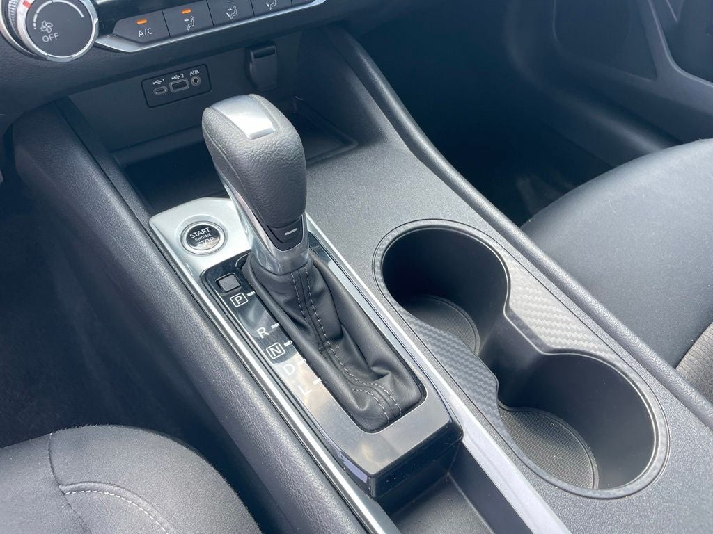 2025 Nissan Altima 2.5 SV - 39 MPG / REMOTE START