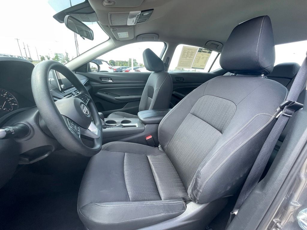 2025 Nissan Altima 2.5 SV - 39 MPG / REMOTE START