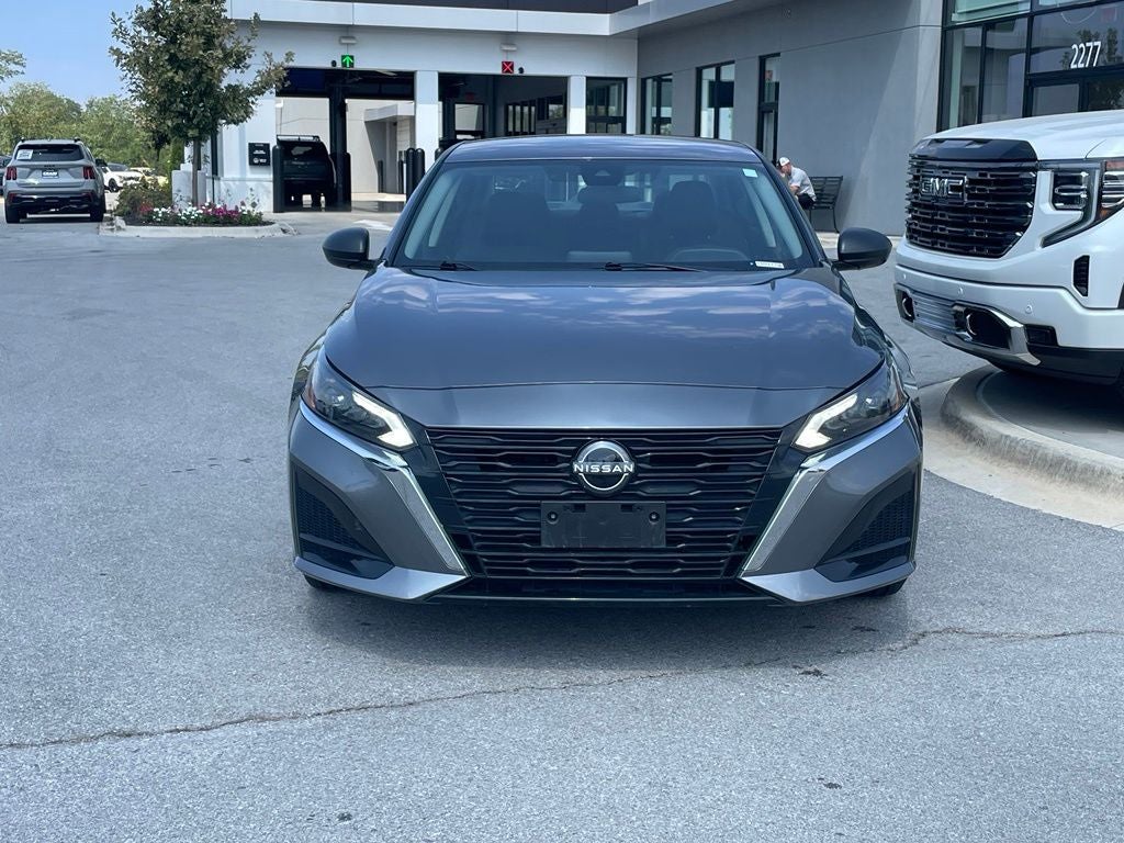 2025 Nissan Altima 2.5 SV - 39 MPG / REMOTE START