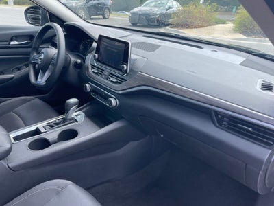 2025 Nissan Altima 2.5 SV - 39 MPG / REMOTE START