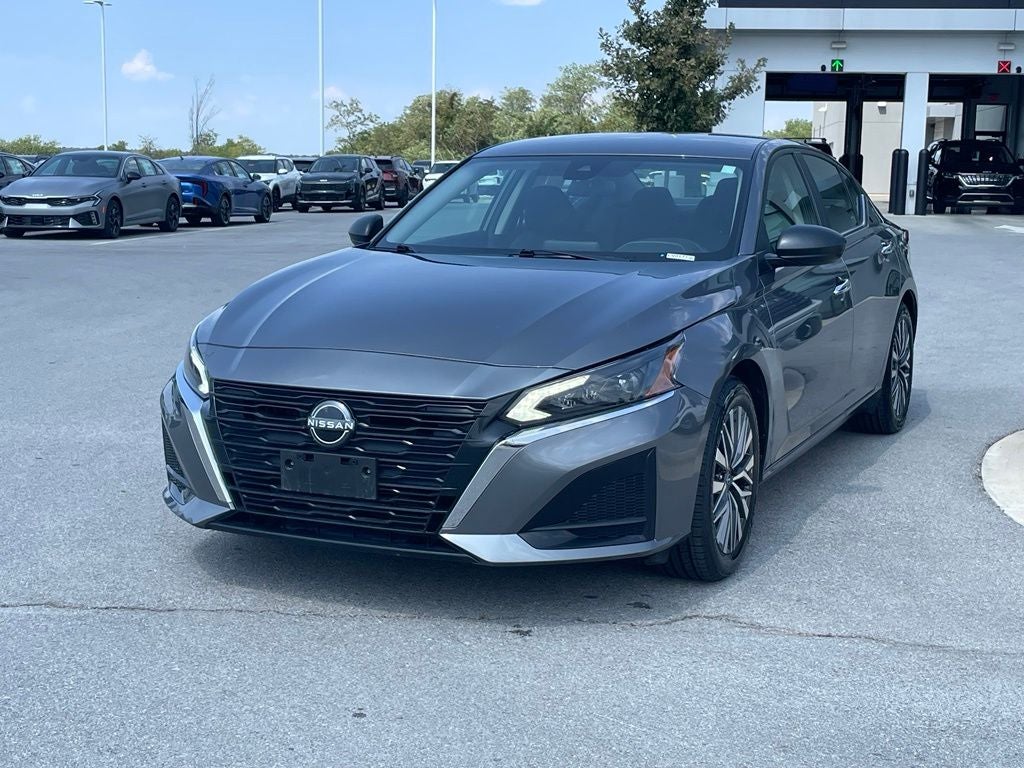 2025 Nissan Altima 2.5 SV - 39 MPG / REMOTE START