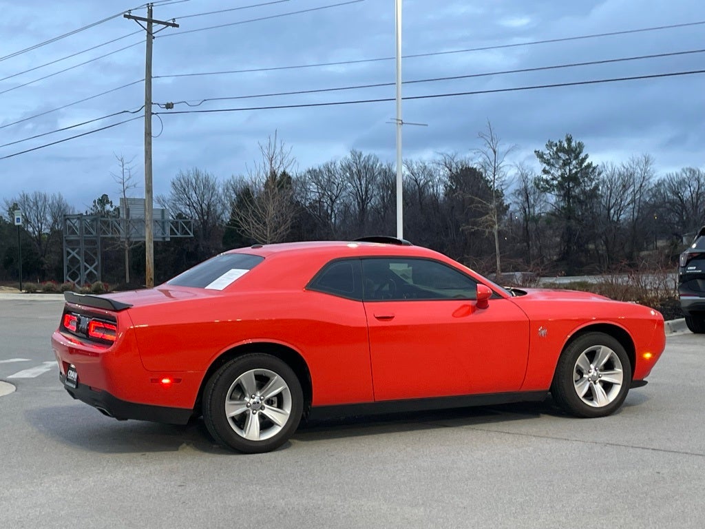 2023 Dodge Challenger SXT - HEATED SEATS / SUNROOF