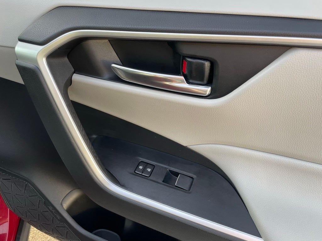 2021 Toyota RAV4 XLE Premium - PRE-COLLSION SYSTEM / AUTOMATIC HIGH BEAMS