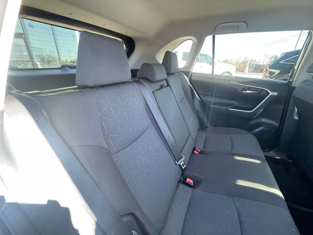 2024 Toyota RAV4 XLE - BLIND SPOT MONITOR / 7 INCH DISPLAY