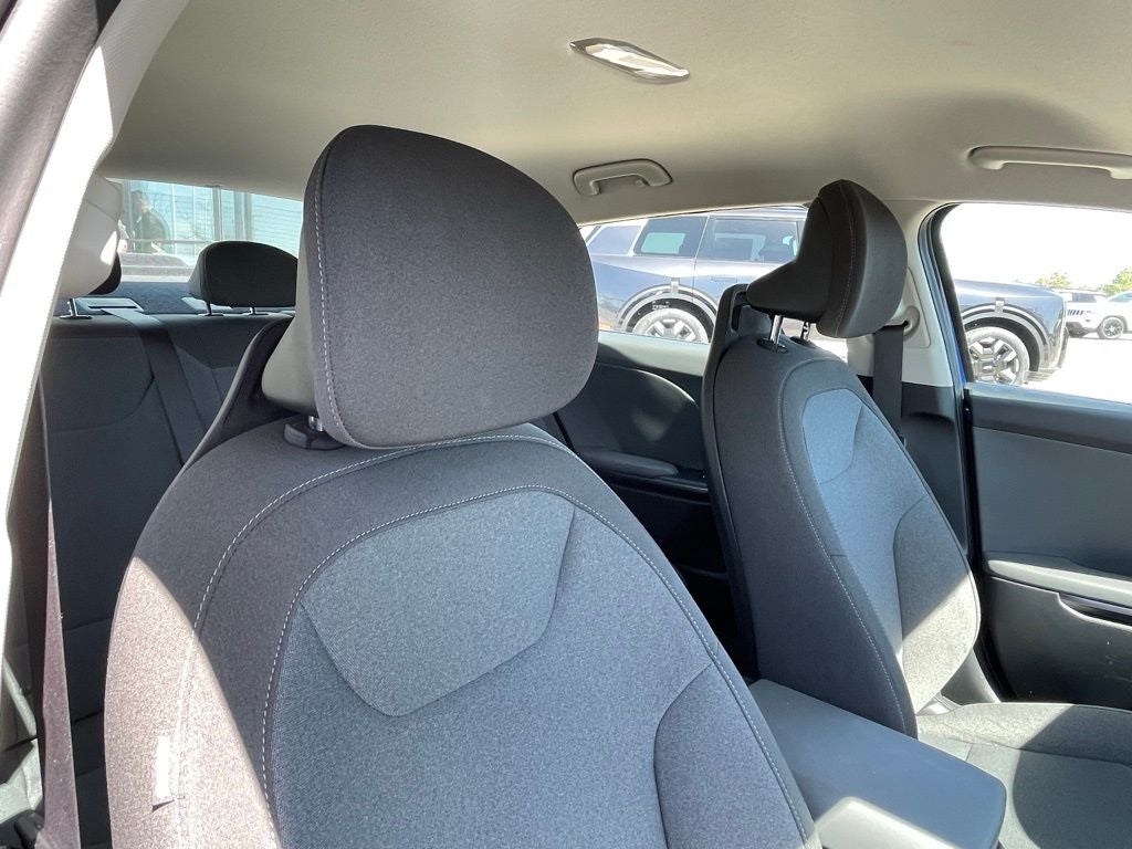 2025 Kia K4 LXS - KIA CERTIFIED / ONE OWNER