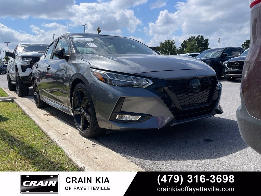 2022 Nissan Sentra SR - 37 MPG / BLIND SPOT WARNING