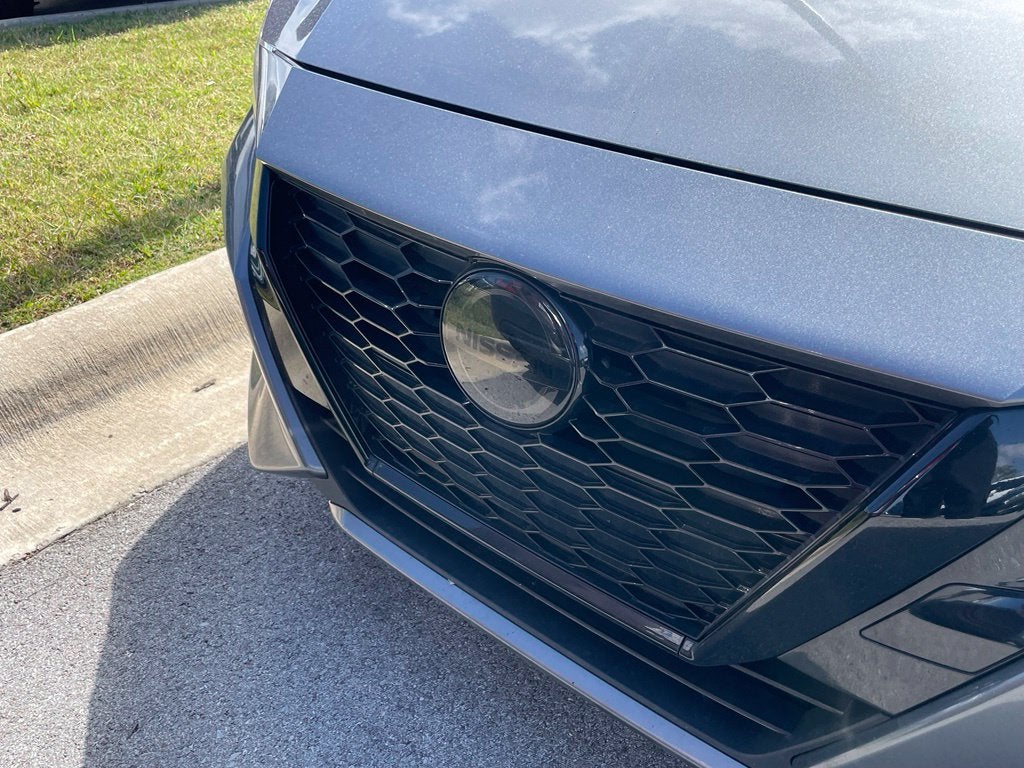 2022 Nissan Sentra SR - 37 MPG / BLIND SPOT WARNING