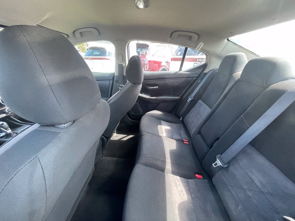 2022 Nissan Sentra SR - 37 MPG / BLIND SPOT WARNING