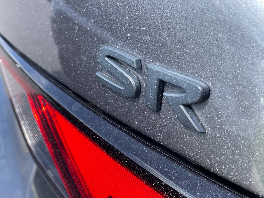 2022 Nissan Sentra SR - 37 MPG / BLIND SPOT WARNING
