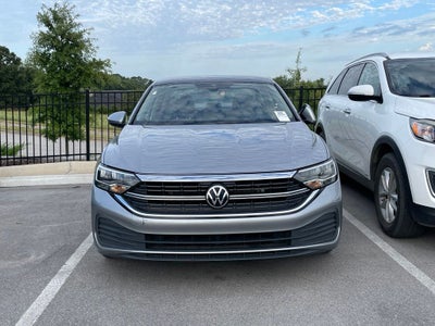 2024 Volkswagen Jetta 1.5T SE - 40 MPG / RAIN SENSING WIPERS