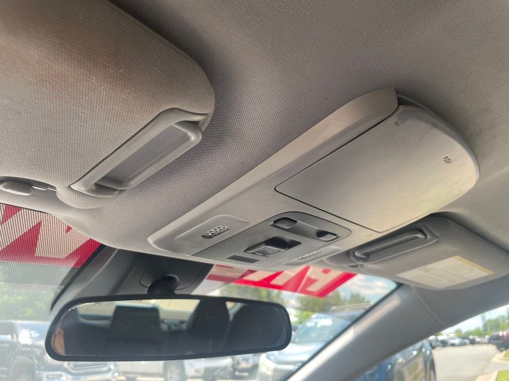 2022 Toyota Camry LE - APPLE CARPLAY / 8 WAY POWER DRIVER SEAT