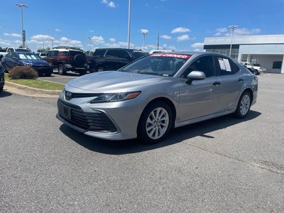 2022 Toyota Camry LE - APPLE CARPLAY / 8 WAY POWER DRIVER SEAT