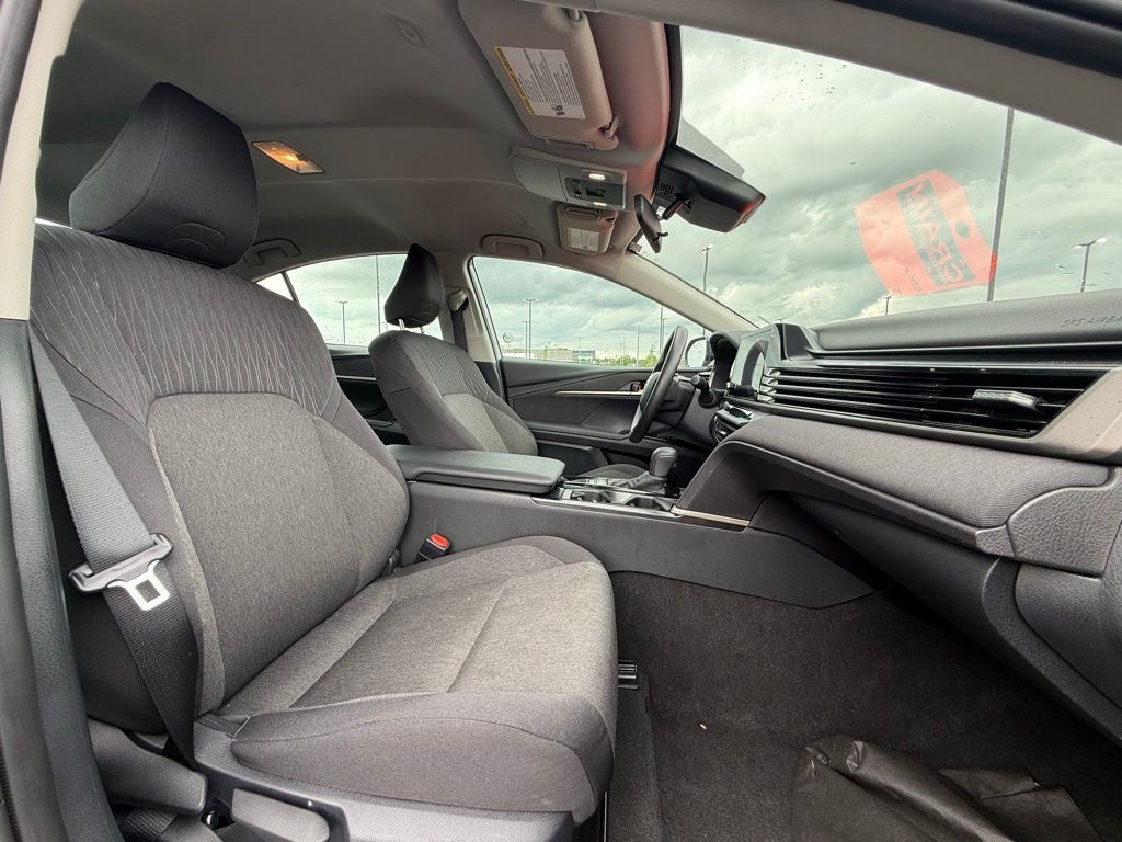 2025 Toyota Camry LE - 53 MPG / APPLE CARPLAY