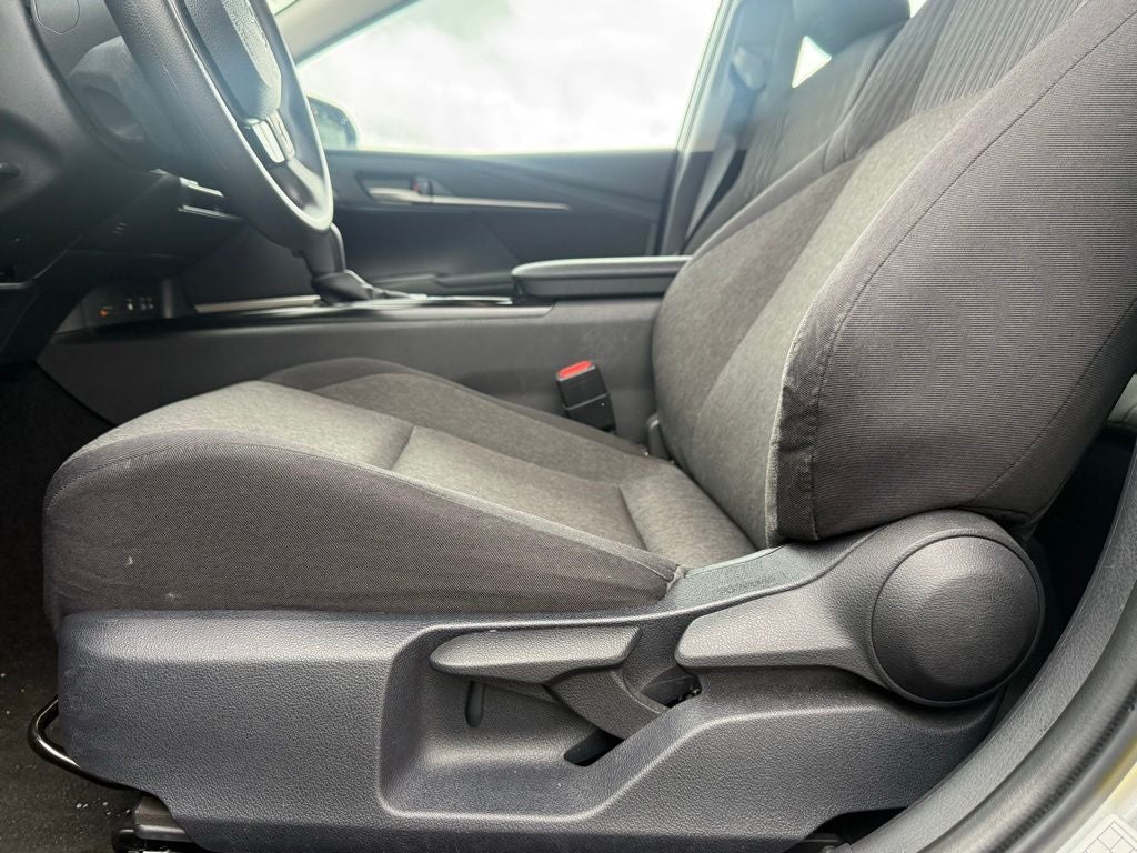 2025 Toyota Camry LE - 53 MPG / APPLE CARPLAY