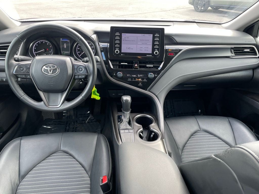 2024 Toyota Camry SE - 40 MPG / APPLE CARPLAY