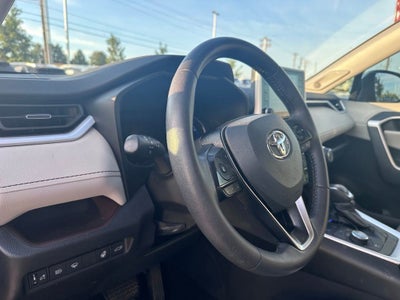 2020 Toyota RAV4 Hybrid Limited - 1 OWNER / POWER MOONROOF