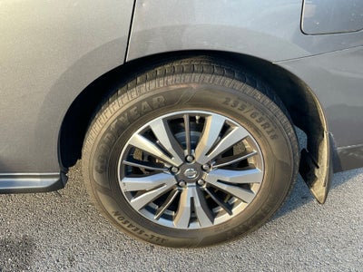 2018 Nissan Pathfinder SV