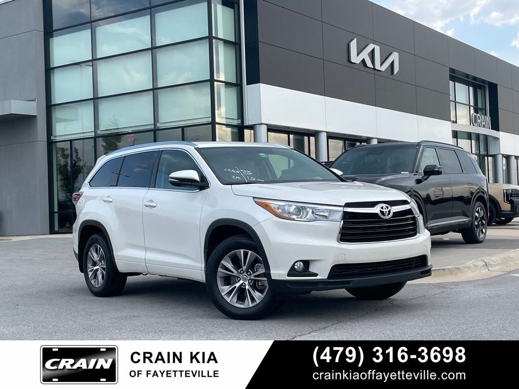2015 Toyota Highlander XLE V6 - POWER MOONROOF / NAVIGATION
