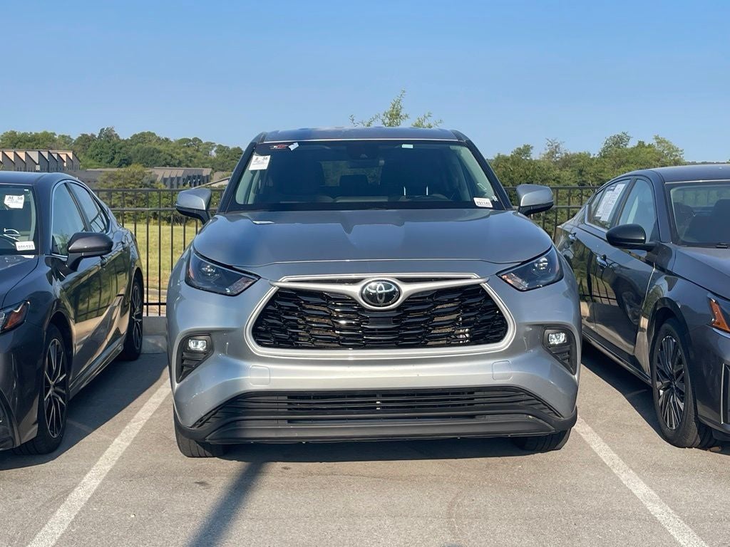 2024 Toyota Highlander LE - 3RD ROW / POWER LIFTGATE