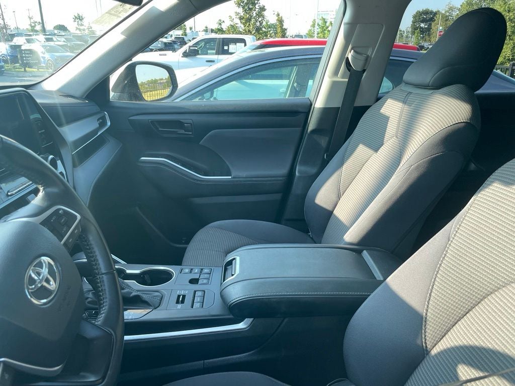 2024 Toyota Highlander LE - 3RD ROW / POWER LIFTGATE