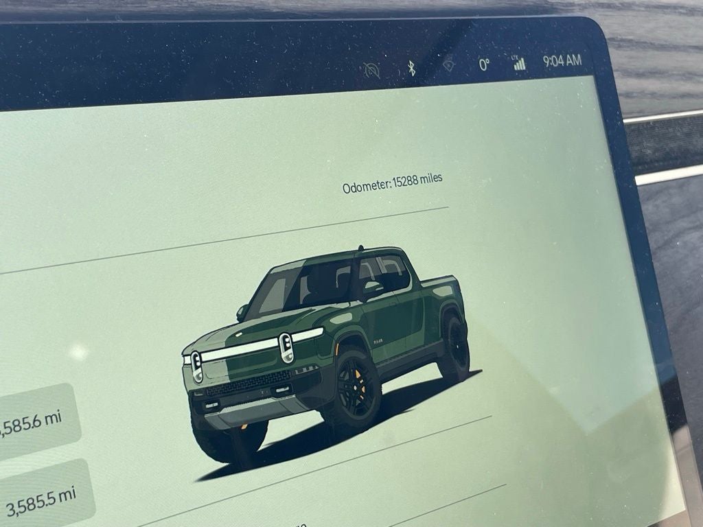 2022 Rivian R1T Adventure - 314 MILE RANGE / POWERED TONNEAU COVER