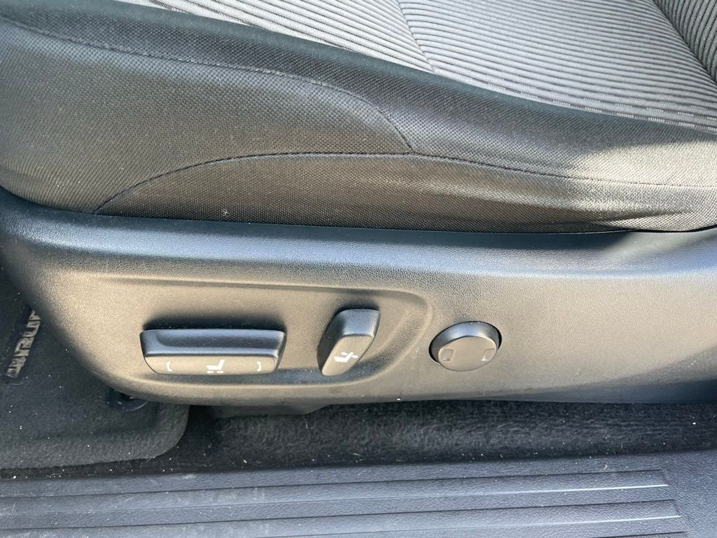 2024 Toyota 4Runner SR5 - TOYOTA SAFETY SENSE / 8-INCH TOUCHSCREEN