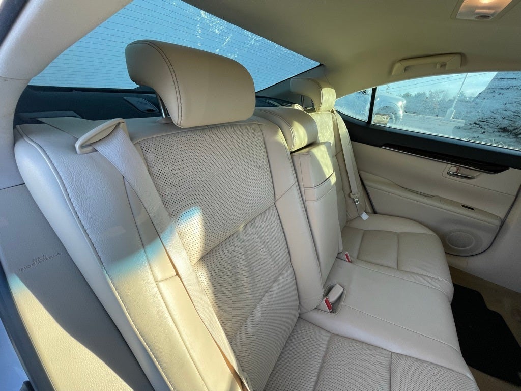 2013 Lexus ES 350 - MOONROOF / HEATED SEATS