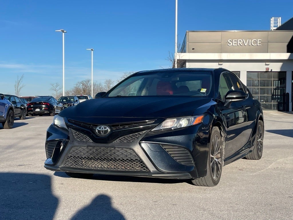 2018 Toyota Camry SE - RED INTERIOR / MOONROOF