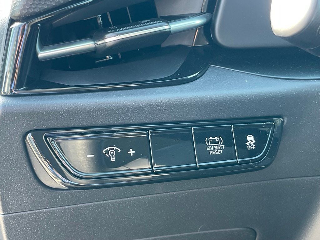 2025 Kia Niro LX - KIA CERTIFIED / 54 MPG