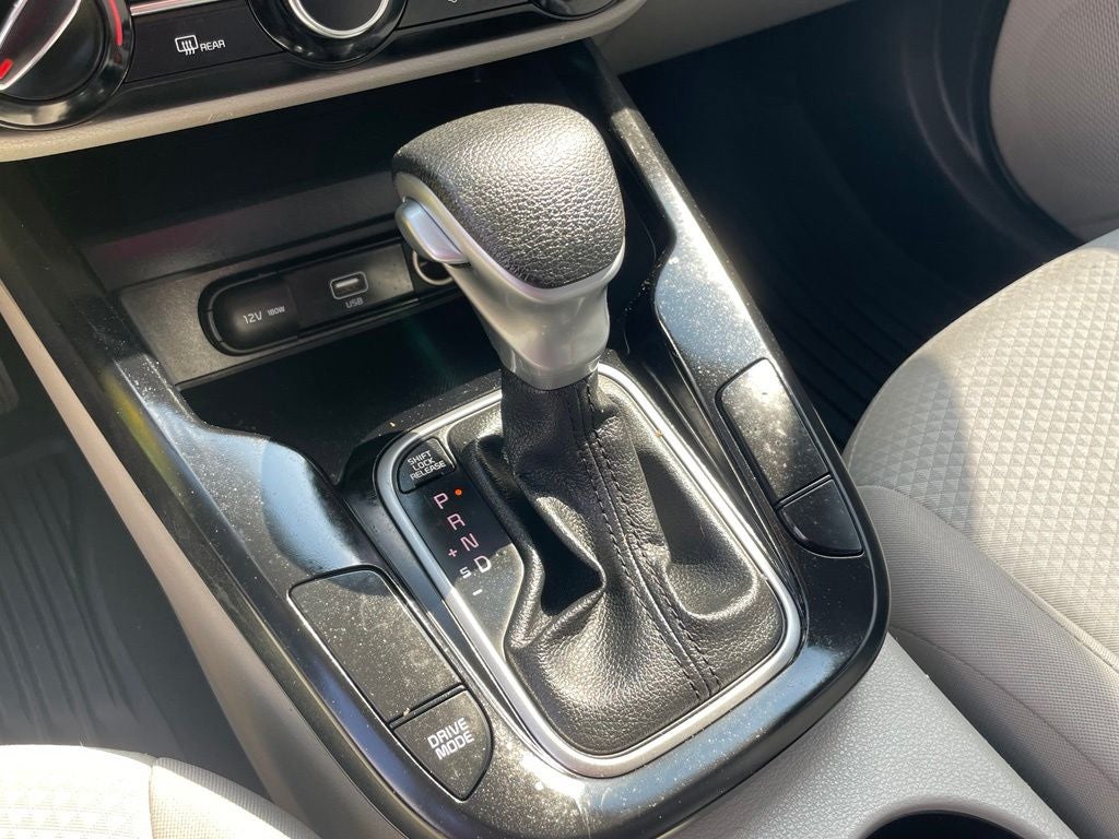 2020 Kia Soul LX - 35 MPG / APPLE CARPLAY