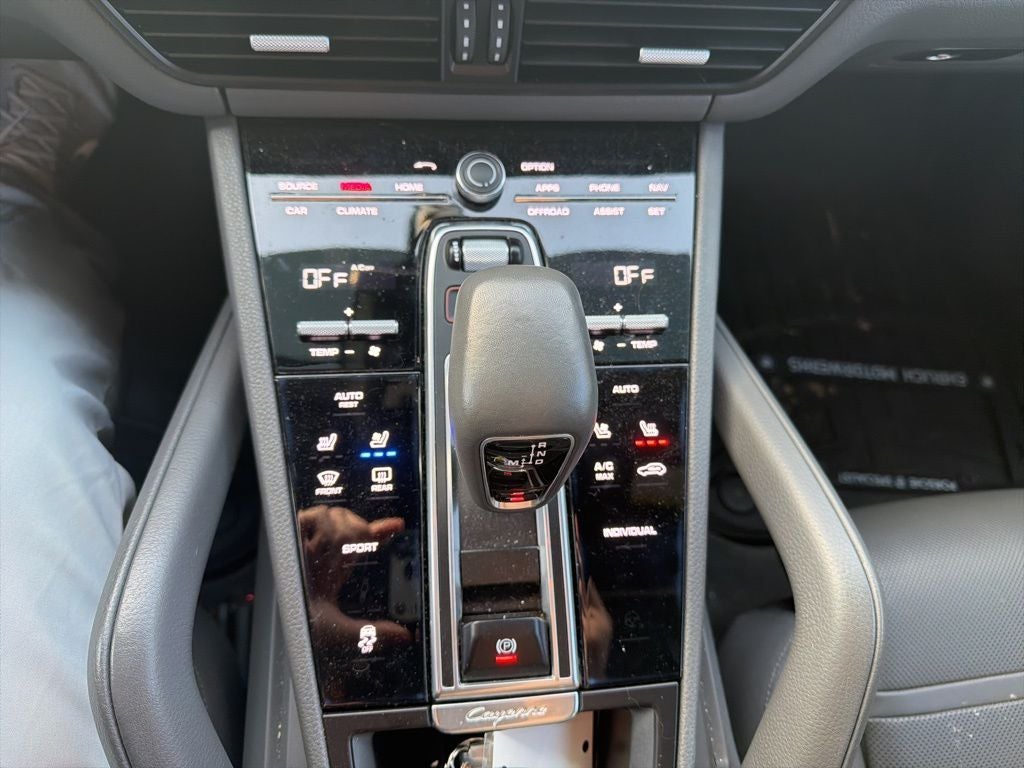 2019 Porsche Cayenne Base - PANORAMIC SUNROOF / MEMORY SEATS