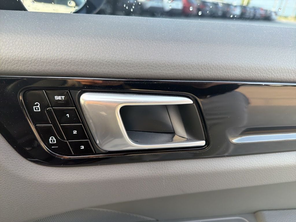 2019 Porsche Cayenne Base - PANORAMIC SUNROOF / MEMORY SEATS