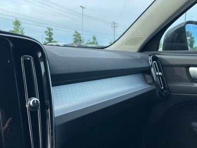 2020 Volvo XC40 Momentum - POWER TAILGATE / MEMORY SEATS