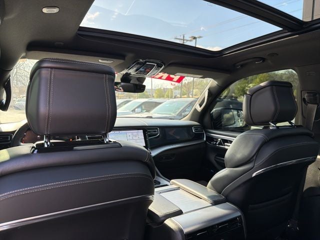 2023 Jeep Grand Wagoneer Base