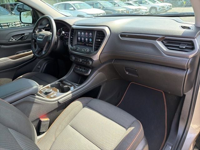 2022 GMC Acadia AT4