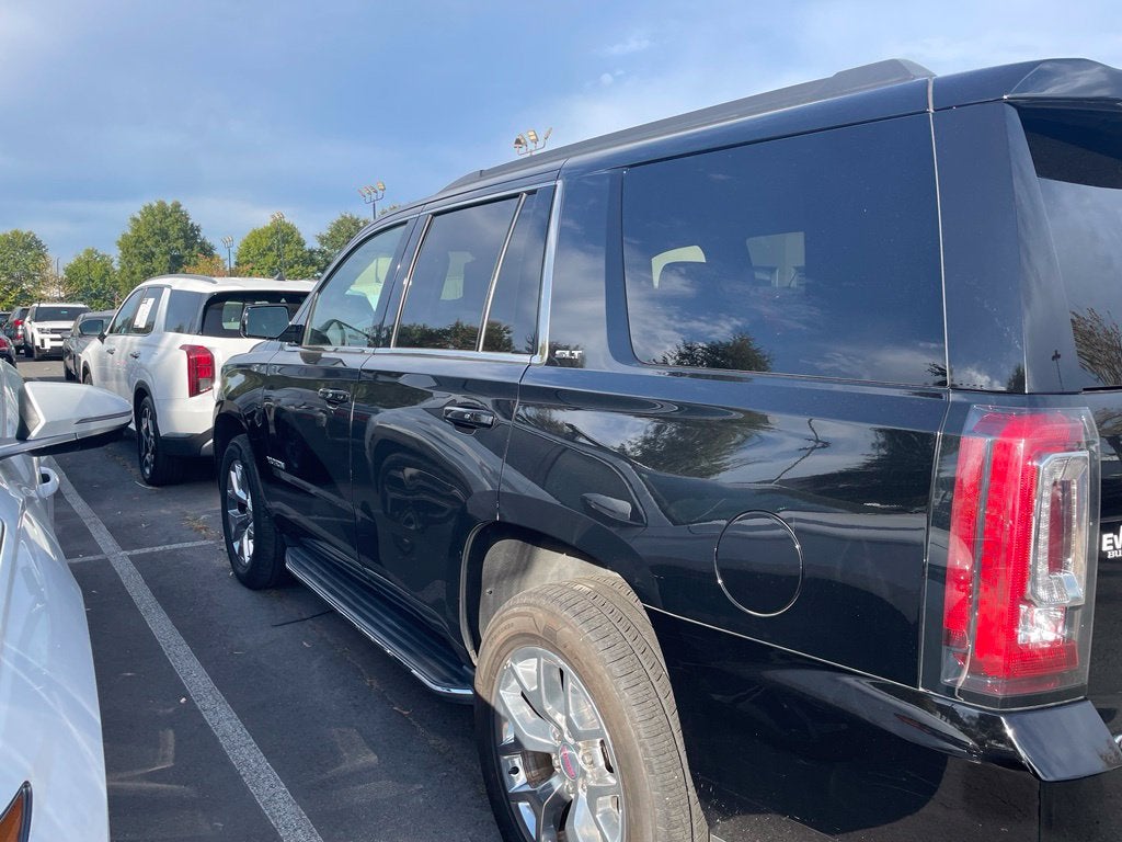 2016 GMC Yukon SLT Sunroof, Leather, DVD, Third Row