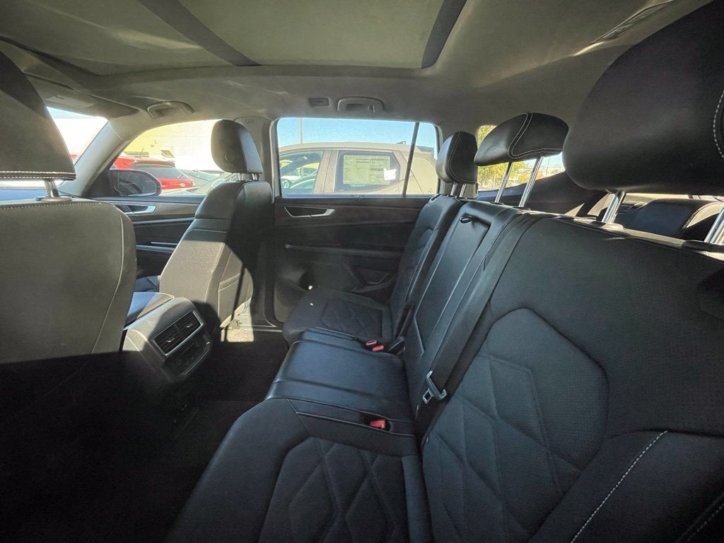 2024 Volkswagen Atlas 2.0T SE w/Technology Pano Roof, One Owner, Clean CarFax