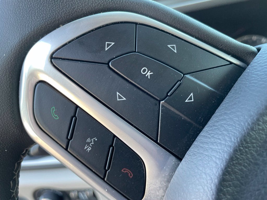 2023 Chrysler Pacifica Touring L Clean CarFax, One Owner, Third Row Seating
