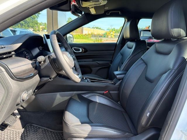 2025 Jeep Compass Latitude CLEAN CARFAX 1-OWNER